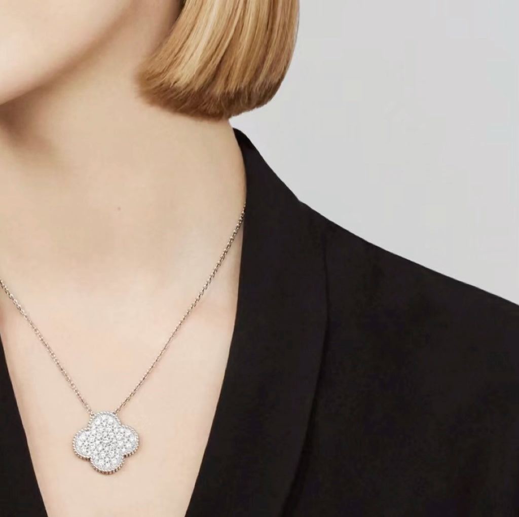 [⭐Veyra]CLOVER 25MM LARGE PENDANT DIAMOND PAVED SILVER NECKLACE