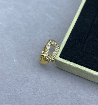 [⭐Veyra]Wide Hoof-Shaped Diamond-Studded Ring