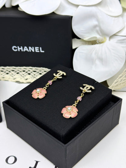 [⭐Veyra]26C Pink Camellia Enamel Pendant with Double C Earrings