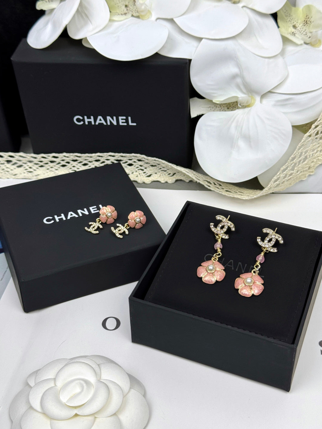 [⭐Veyra]26C Pink Camellia Enamel Pendant with Double C Earrings