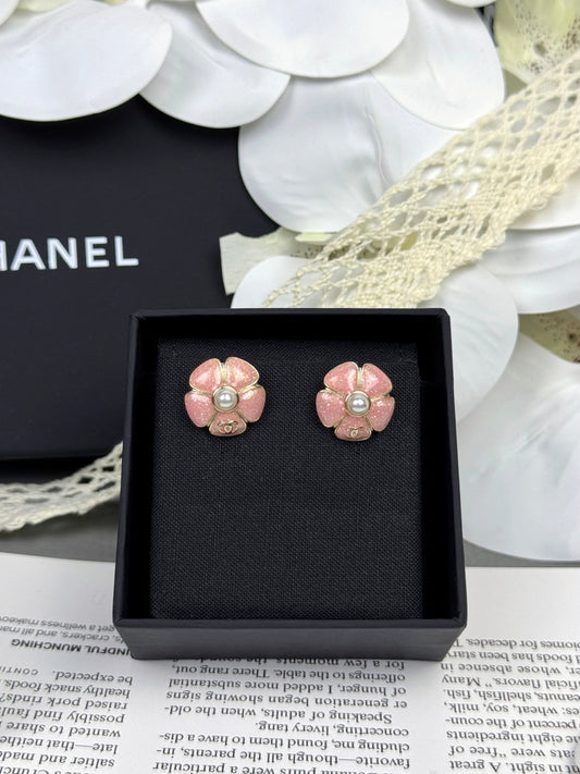 [⭐Veyra]26C Pink Camellia Pearl Enamel Stud Earrings