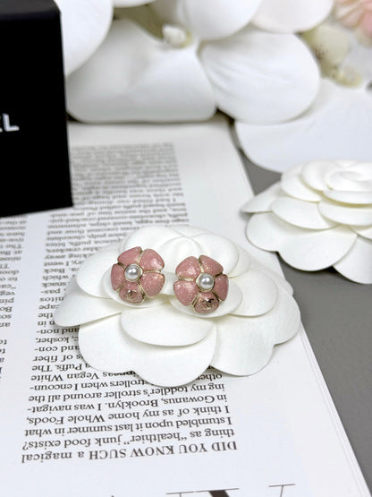 [⭐Veyra]26C Pink Camellia Pearl Enamel Stud Earrings