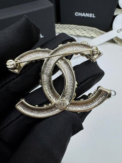 [⭐Veyra]26C Pink-White Enamel Ice Cream Cone Double C Brooch
