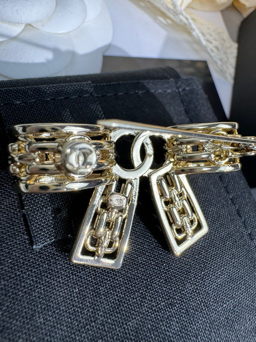 [⭐Veyra]25K Hollow Bow Brooch