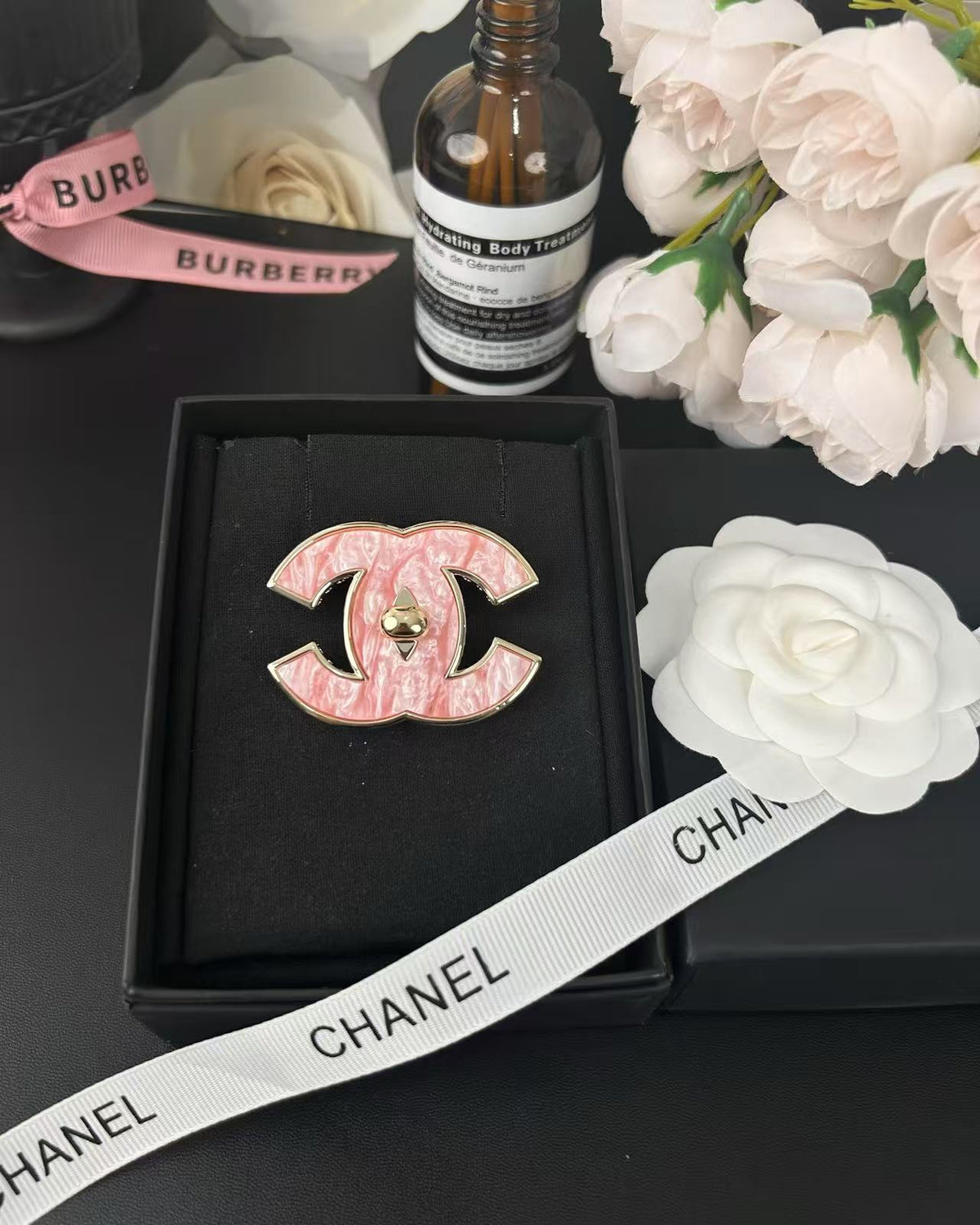 [⭐Veyra]Pink Resin Classic Brooch 5cm