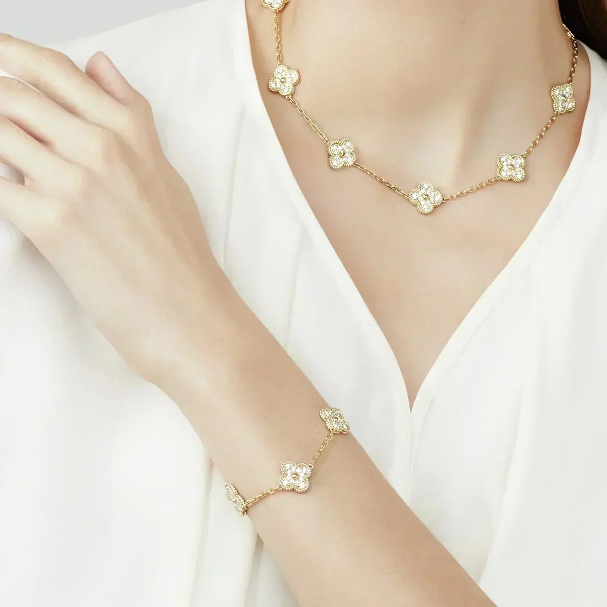 [⭐Veyra] CLOVER 5 MOTIF FULL DIAMOND BRACELET COLLECTION