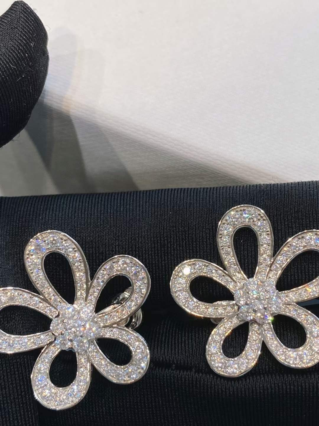 [⭐Veyra]FLOWERLACE EARRINGS FULL DIAMONDS