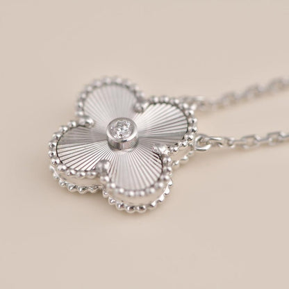 [⭐Veyra]CLOVER  15MM DIAMOND LASER NECKLACE SILVER