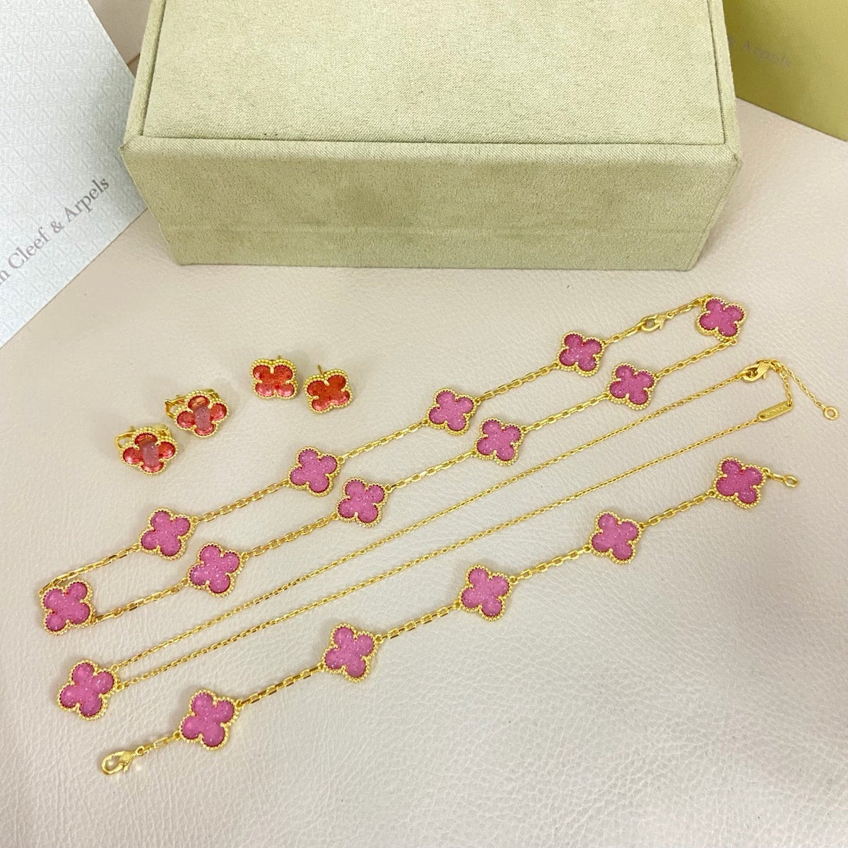 [⭐Veyra]CLOVER 10 MOTIFS  NEW BUBBLE PINK ENAMEL