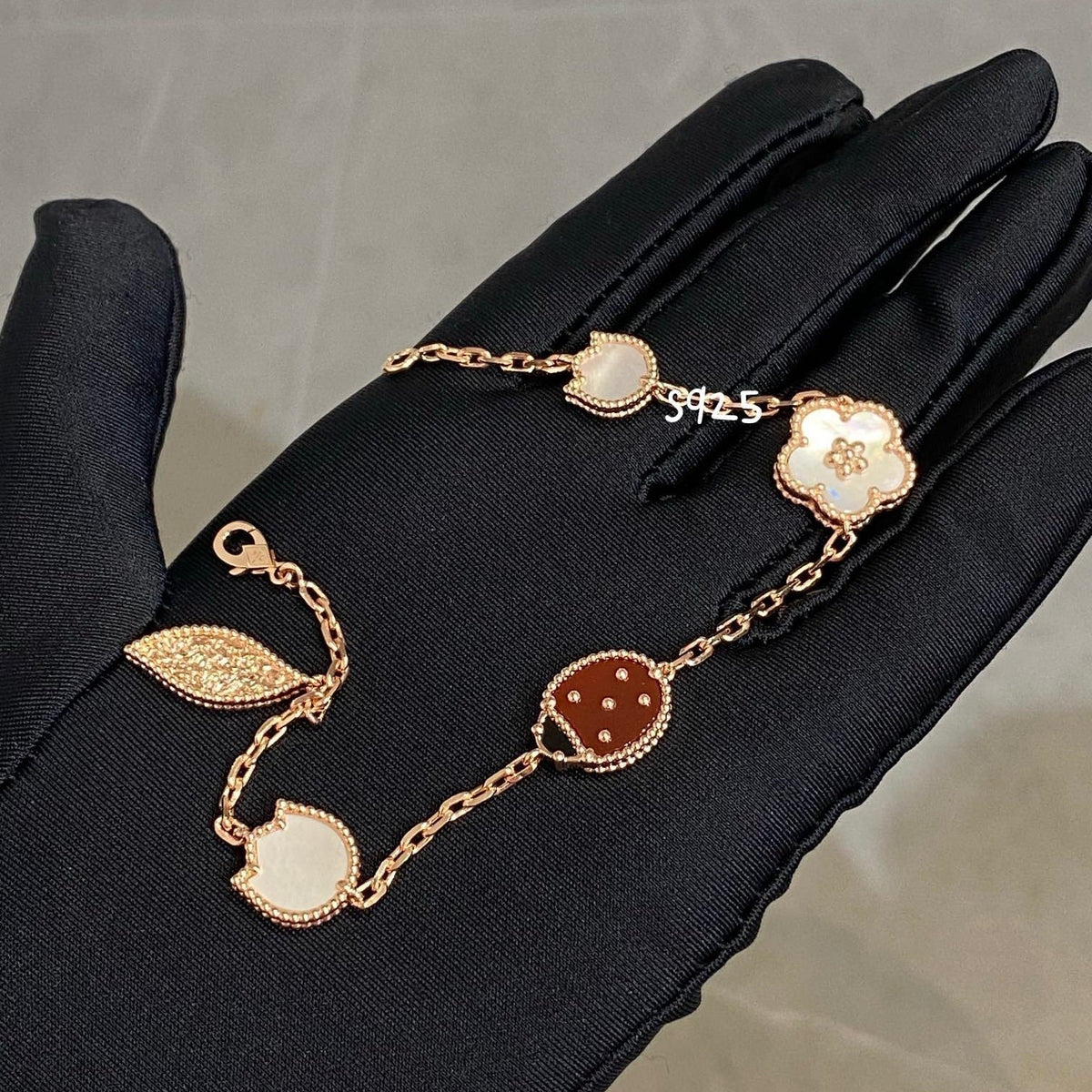 [⭐Veyra]LUCKY SPRING 5 MOTIF BRACELET