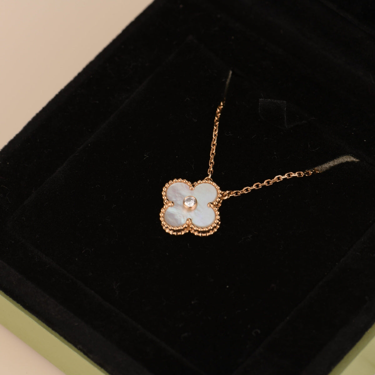 [⭐Veyra]CLOVER 15MM DIAMOND WHITE FRITILLARIA NECKLACE