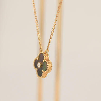 [⭐Veyra]CLOVER 15MM DIAMOND AND MOTHER-OF-GREY NECKLACE