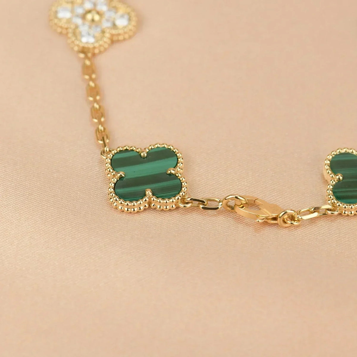 [⭐Veyra] CLOVER 5 MOTIF MALACHITE BRACELET COLLECTION