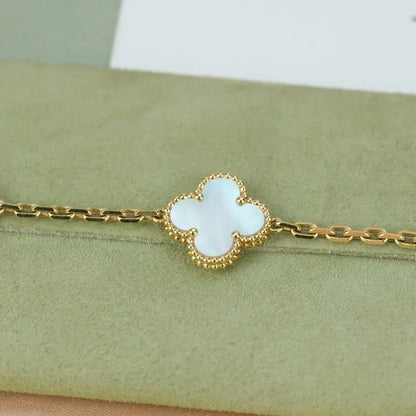 [⭐Veyra]CLOVER WHITE PEARL MOP 5 MOTIF BRACELET COLLECTION