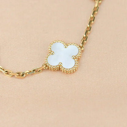 [⭐Veyra]CLOVER WHITE PEARL MOP 5 MOTIF BRACELET COLLECTION