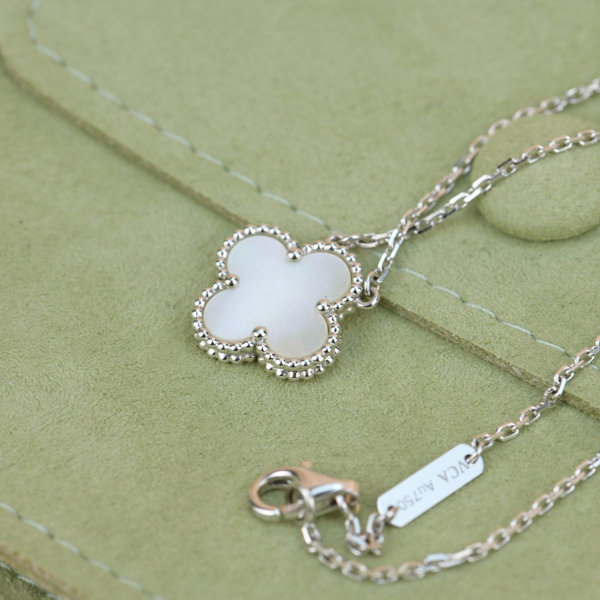[⭐Veyra]CLOVER  15MM WHITE MOTHER-OF-PEARL SILVER
