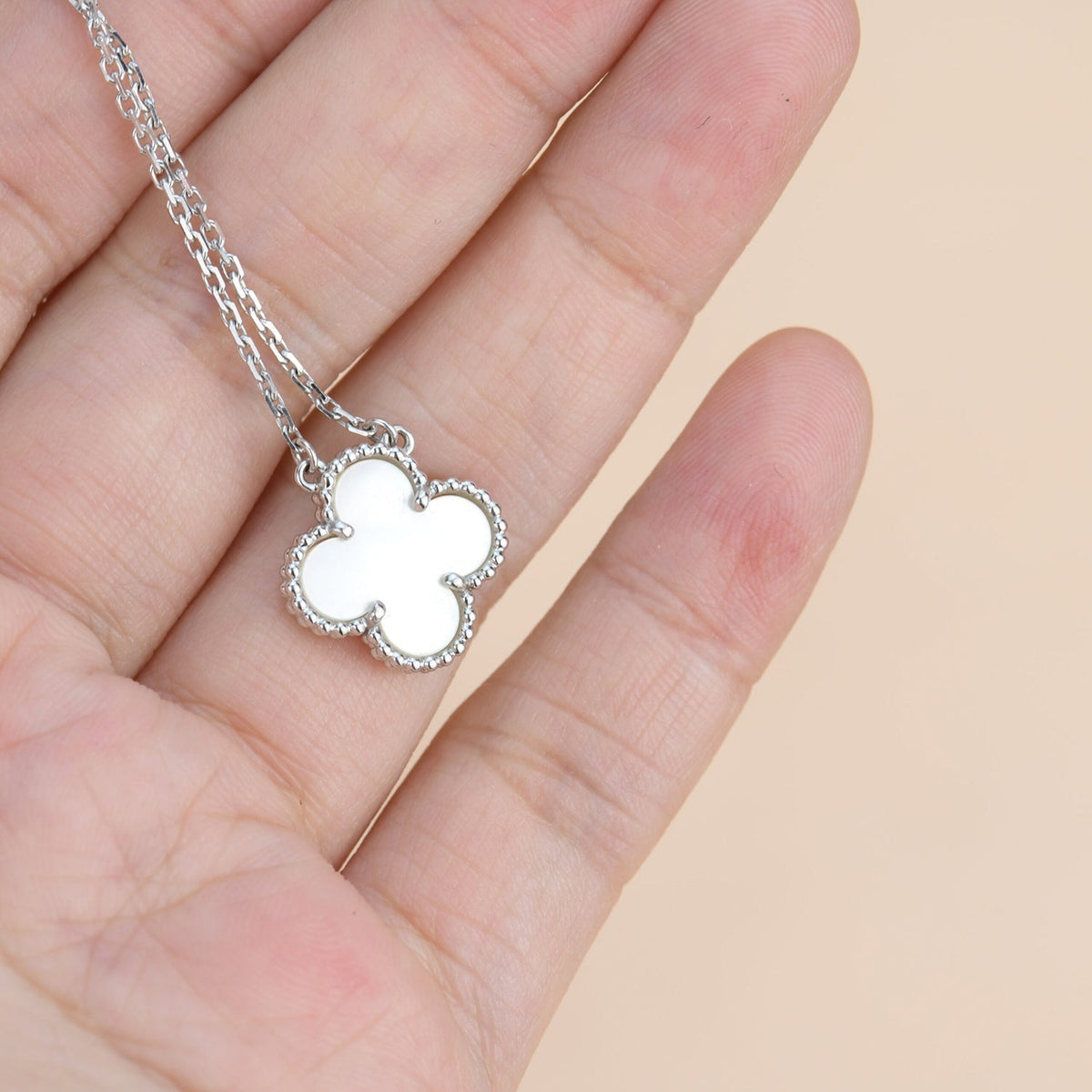 [⭐Veyra]CLOVER  15MM WHITE MOTHER-OF-PEARL SILVER