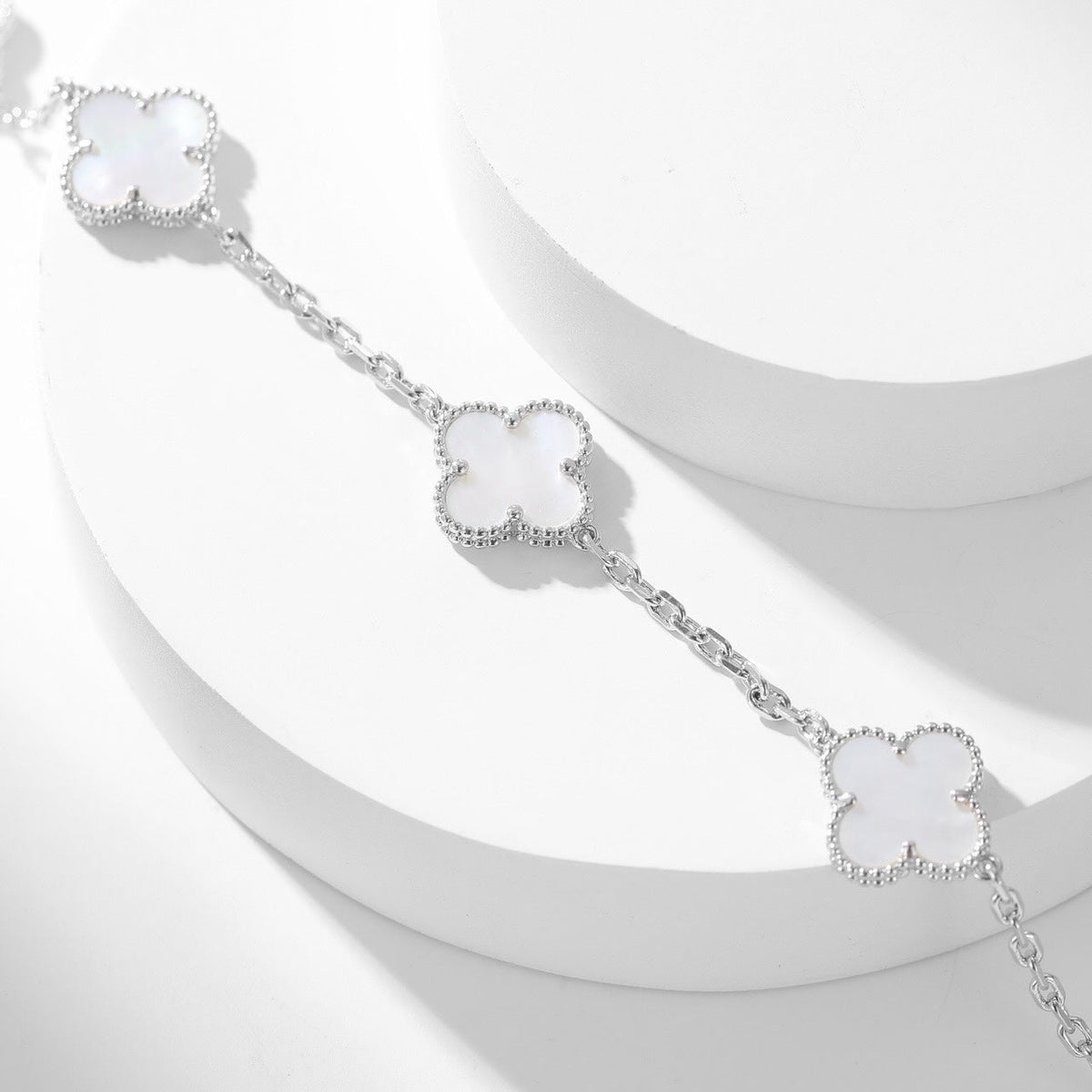 [⭐Veyra]CLOVER 10 MOTIFS WHITE MOTHER OF PEARL NECKLACE