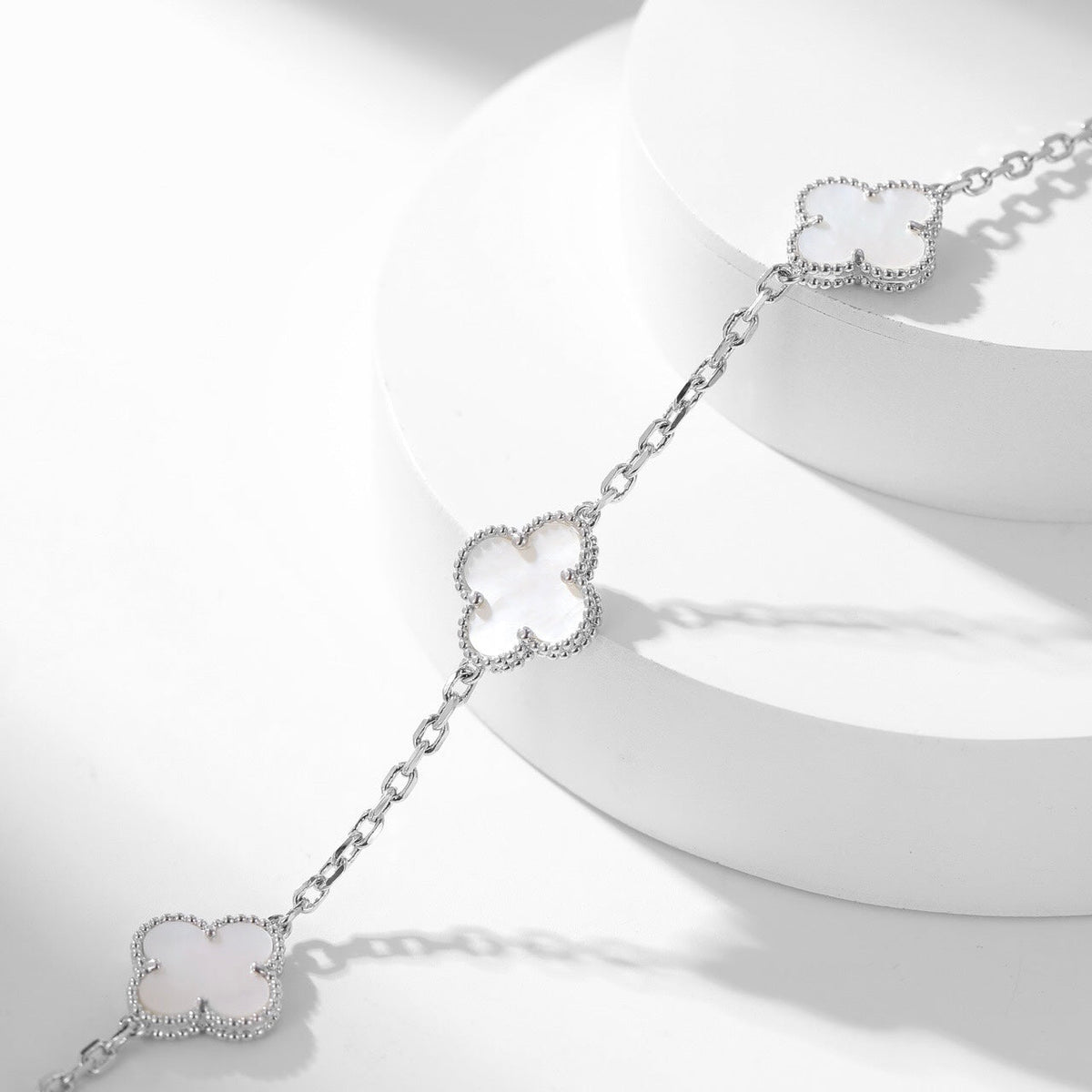 [⭐Veyra]CLOVER 10 MOTIFS WHITE MOTHER OF PEARL NECKLACE
