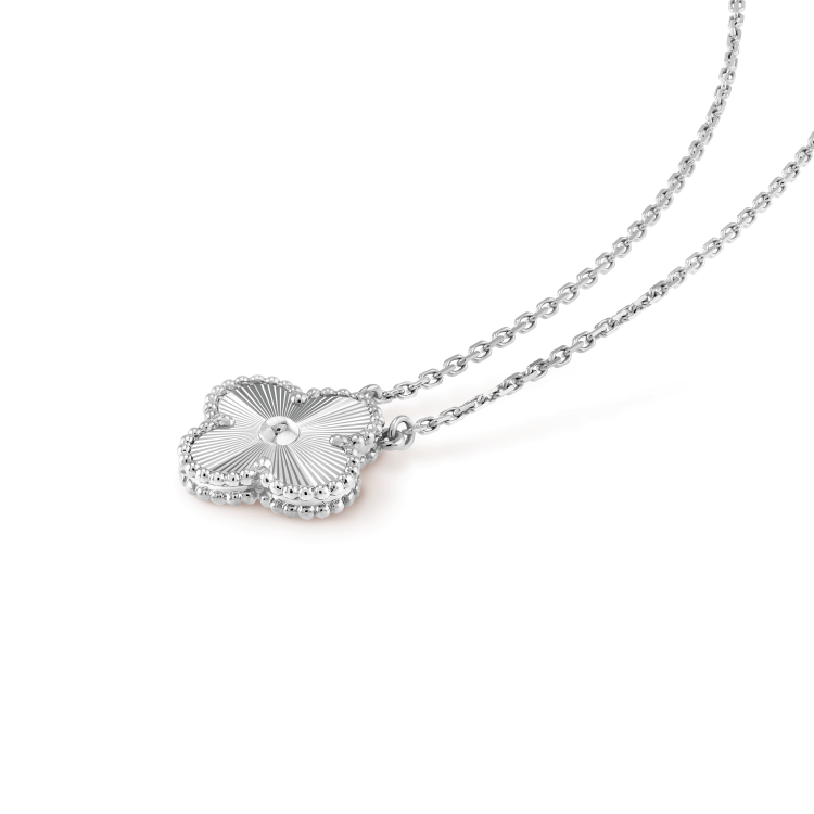 [⭐Veyra]CLOVER 15MM LASER NECKLACE SILVER