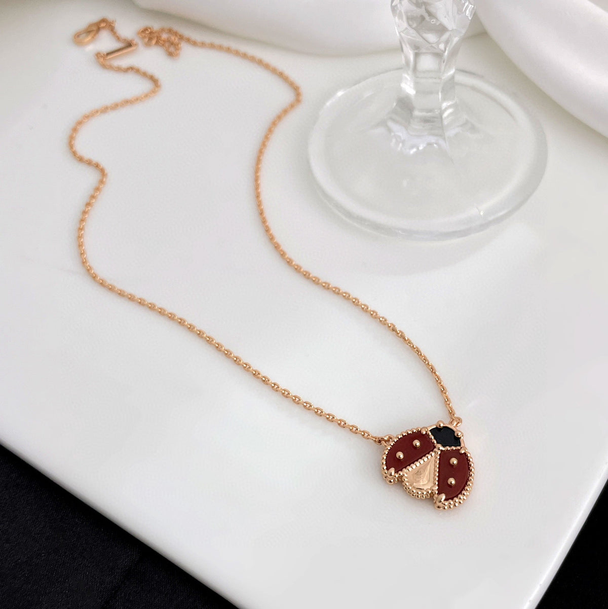 [⭐Veyra]LUCKY  CARNELIANS LADYBUG NECKLACE