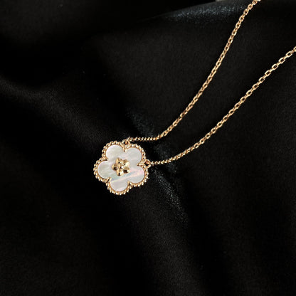 [⭐Veyra]LUCKY  WHITE MOP  PLUM BLOSSOM NECKLACE