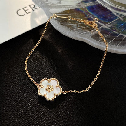 [⭐Veyra]LUCKY WHITE MOP PLUM BLOSSOM  BRACELET