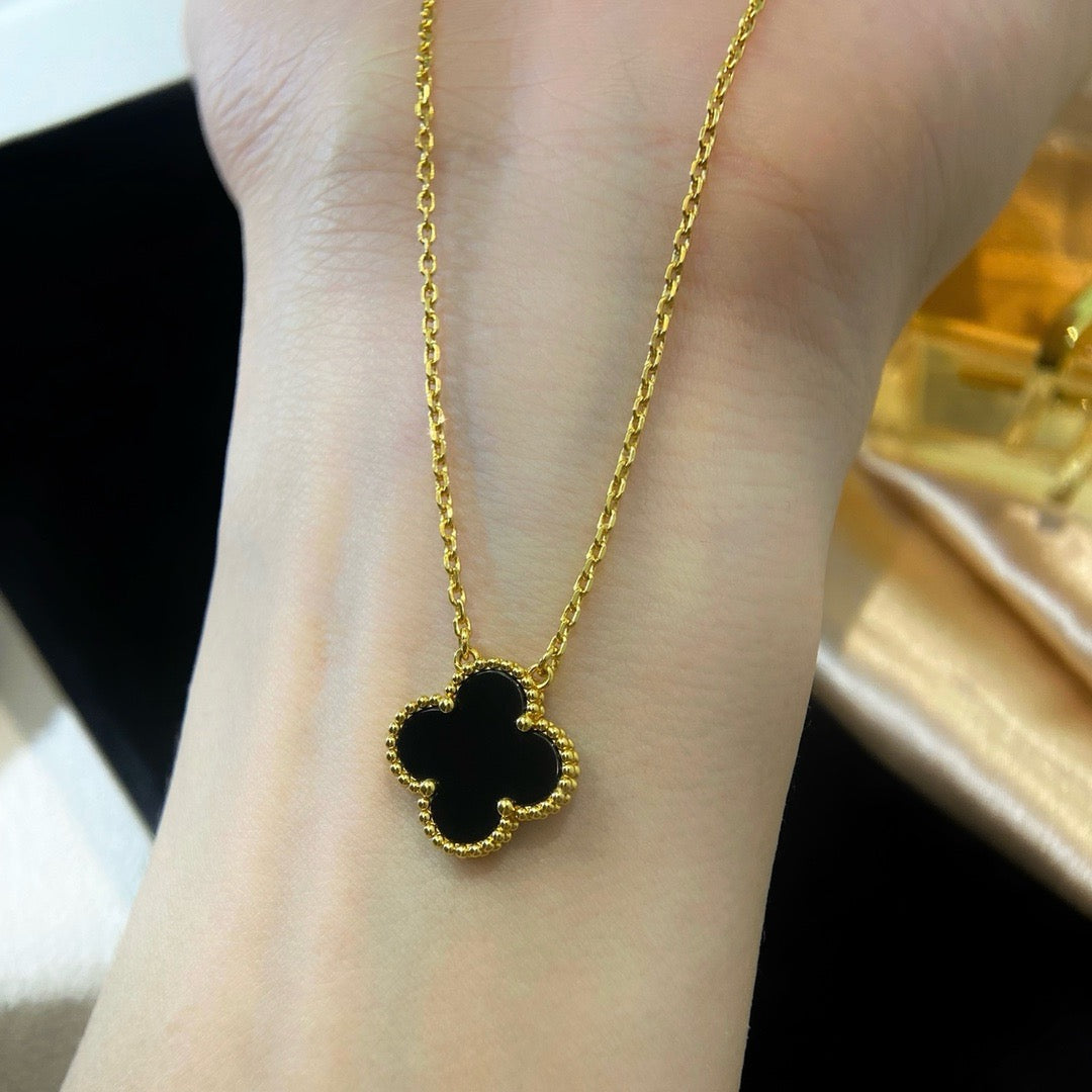 [⭐Veyra]CLOVER 15MM BLACK ONYX SINGLE FLOWER NECKLACE