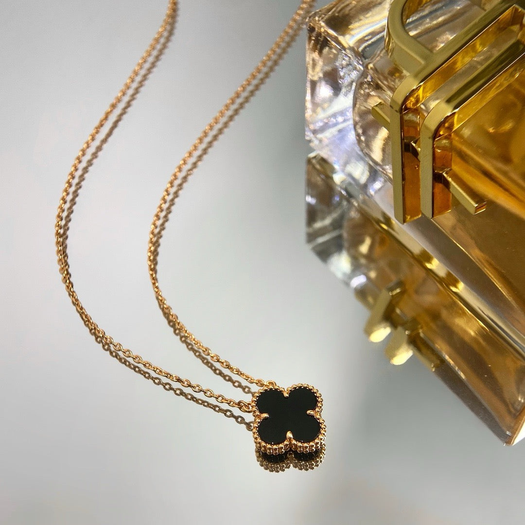[⭐Veyra]CLOVER 15MM BLACK ONYX SINGLE FLOWER NECKLACE