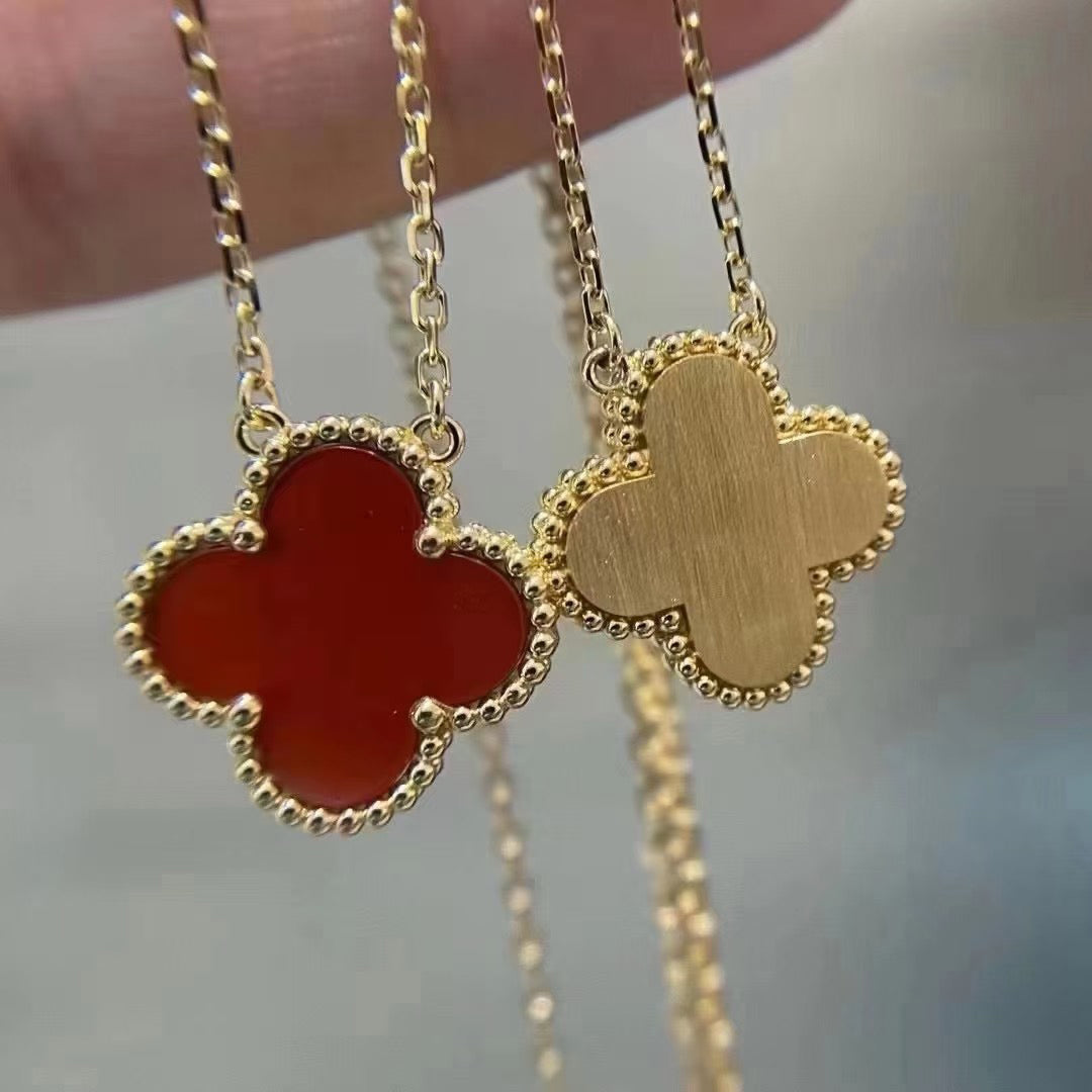 [⭐Veyra]CLOVER 15MM CARNELIAN SINGLE FLOWER NECKLACE