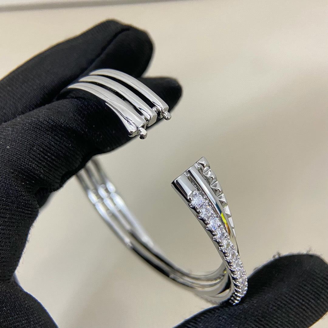 [⭐Veyra]ETINCELLE HALF-PAVED DIAMOND BRACELET