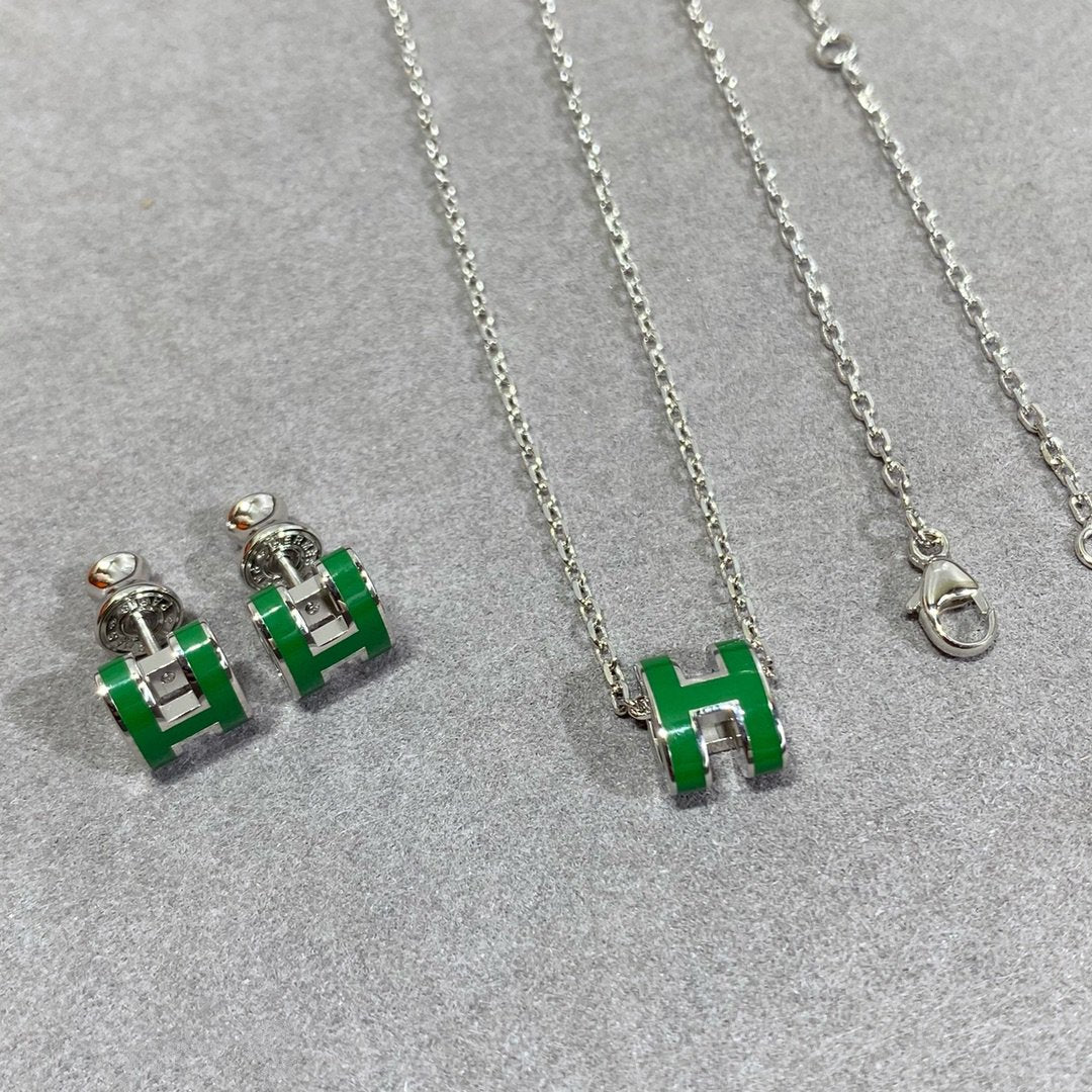 [⭐Veyra]POP H GREEN NECKLACE SILVER AND GOLD
