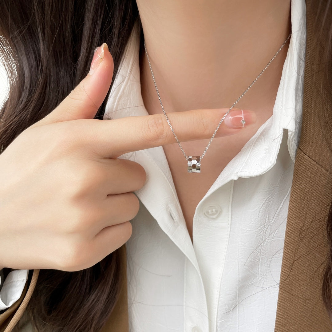 [⭐Veyra]BEE MINI PEDANT DIAMOND NECKLACE