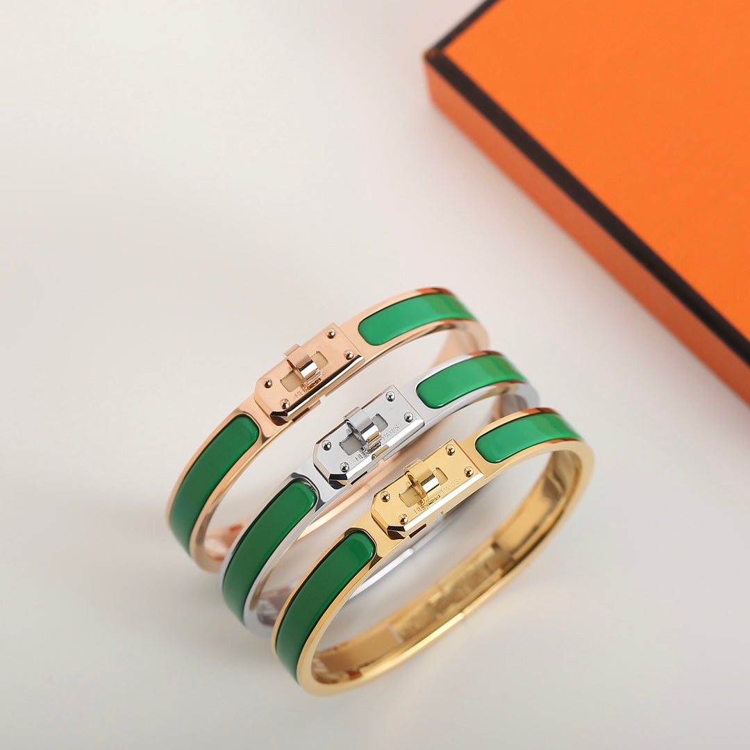 [⭐Veyra]HM KELLY GREEN BRACELET