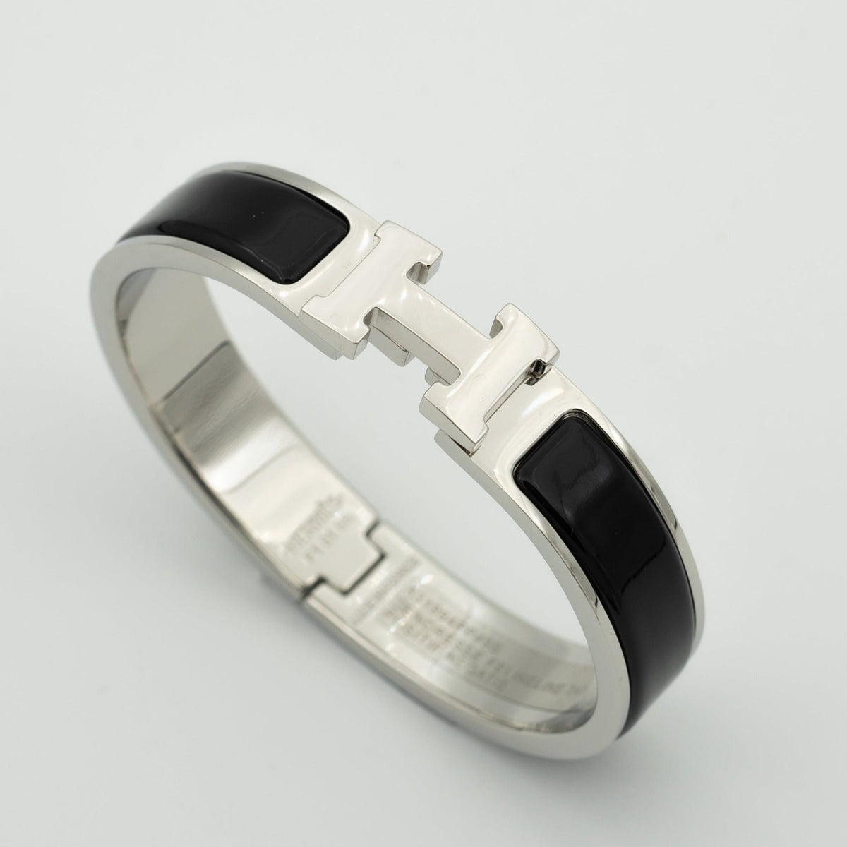 [⭐Veyra]H BLACK BRACELET