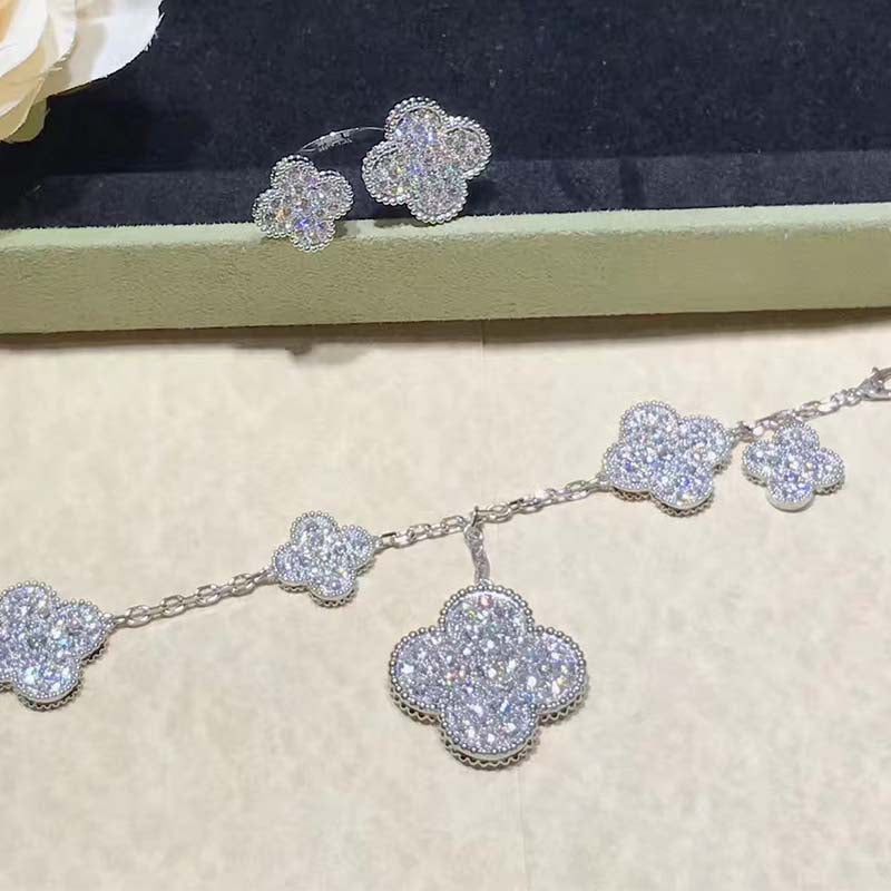 [⭐Veyra]CLOVER 6 MOTIFS SILVER DIAMOND BRACELET