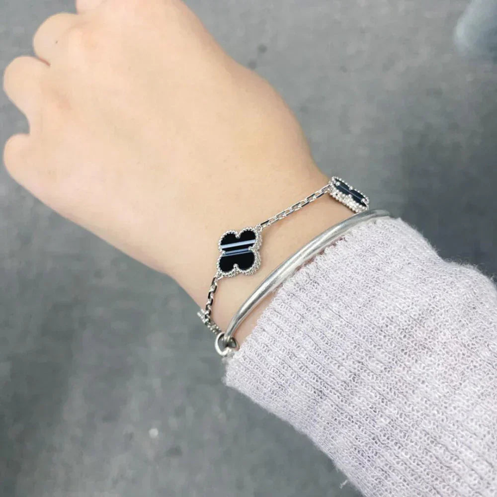 [⭐Veyra] CLOVER 5 MOTIF PULSAR STONE BRACELET COLLECTION