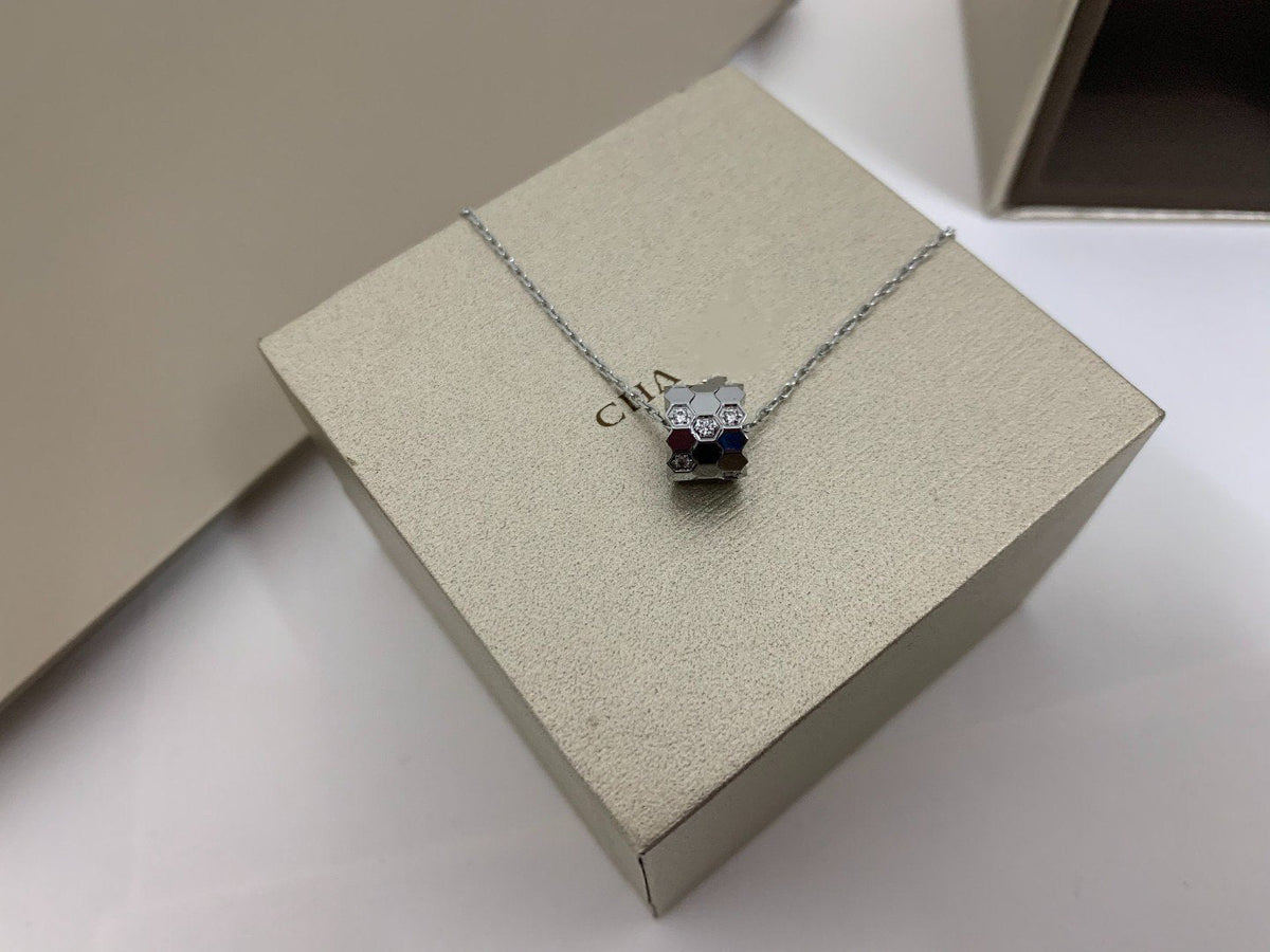 [⭐Veyra]BEE LOVE DIAMOND NECKLACE