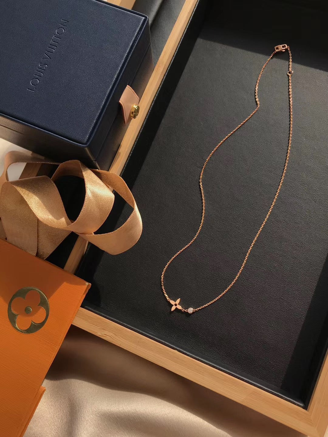 [⭐Veyra]BLOSSOM PENDANT PINK GOLD AND DIAMOND