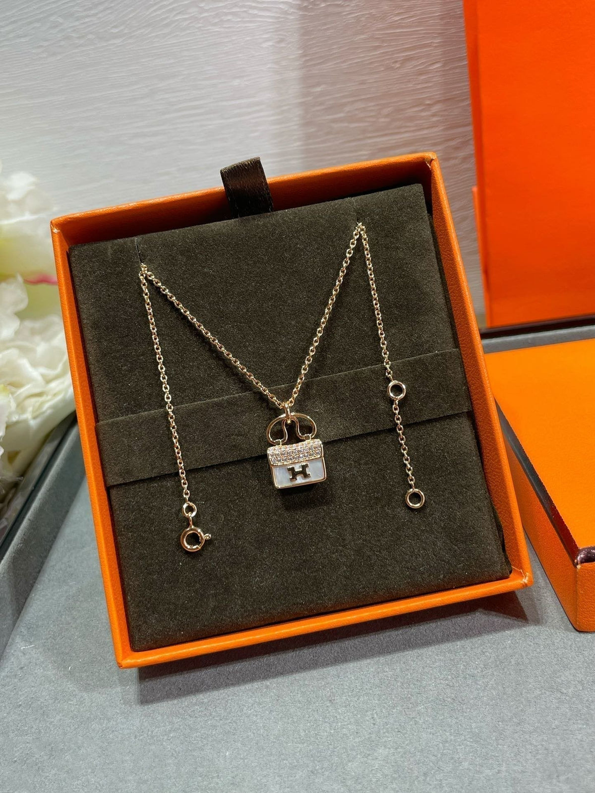 [⭐Veyra]H CIRCE MOISSANITE PENDANT NECKLACE GOLD