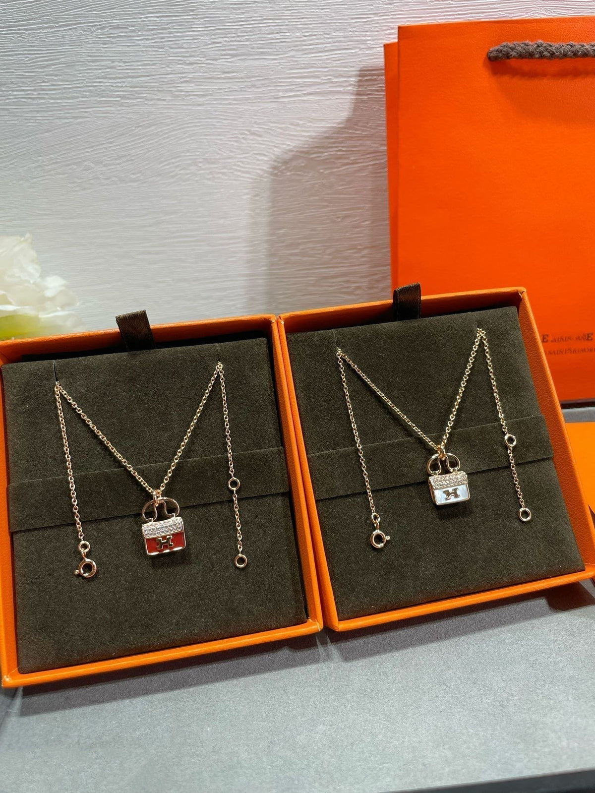 [⭐Veyra]H CIRCE MOISSANITE PENDANT NECKLACE GOLD