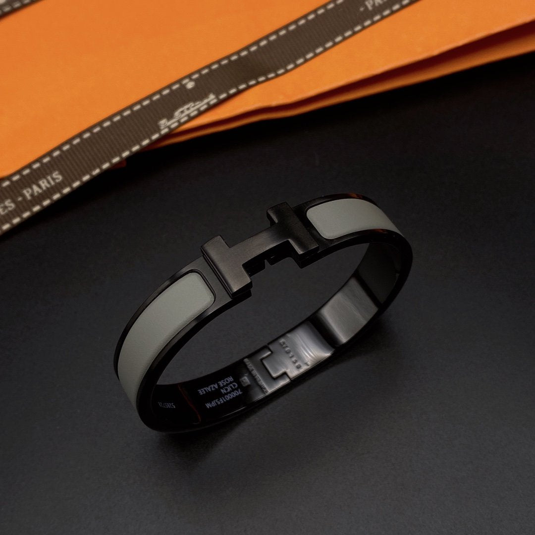 [⭐Veyra]CLIC HM SO BLACK GREY BRACELET