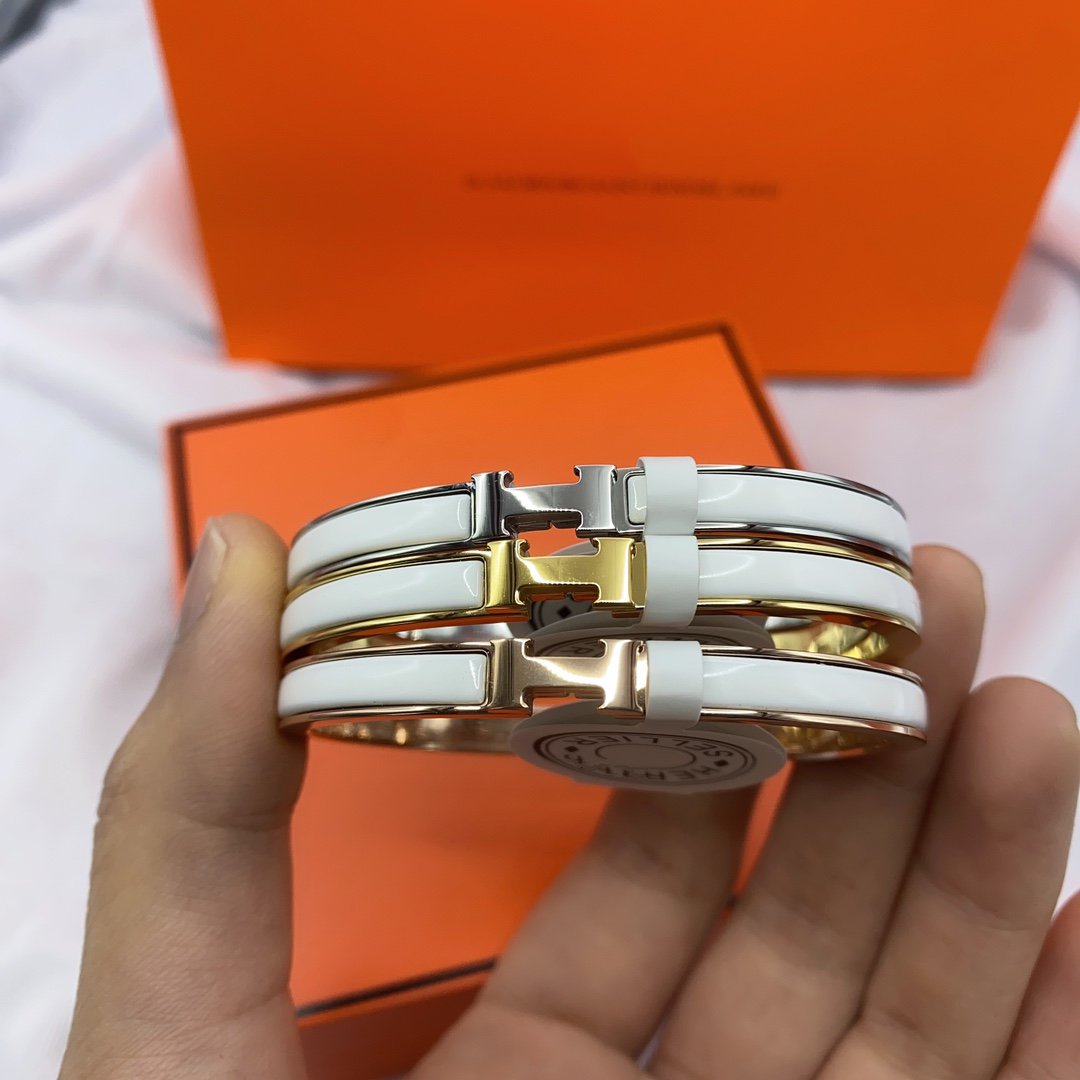 [⭐Veyra]CLASSIC HM CLIC WHITE 8MM ENAMEL BRACELET