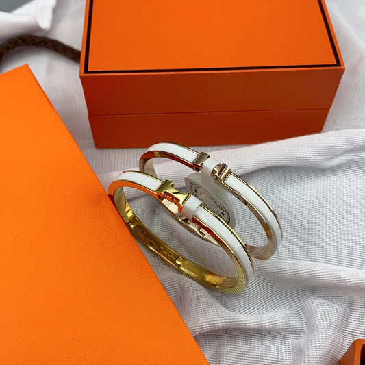 [⭐Veyra]CLASSIC HM CLIC WHITE 8MM ENAMEL BRACELET