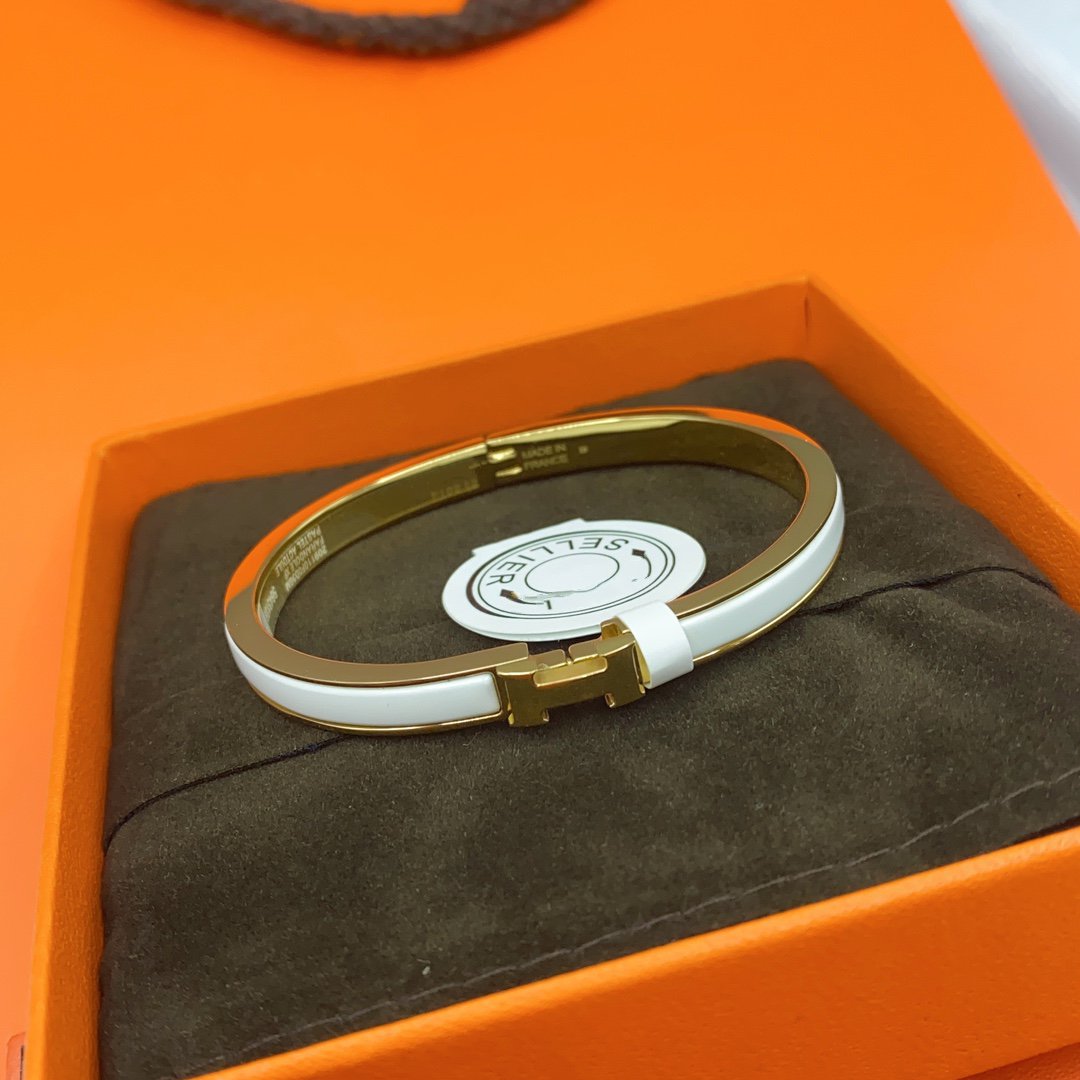 [⭐Veyra]CLASSIC HM CLIC WHITE 8MM ENAMEL BRACELET