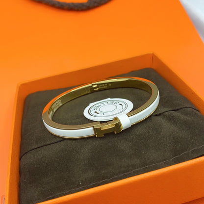 [⭐Veyra]CLASSIC HM CLIC WHITE 8MM ENAMEL BRACELET