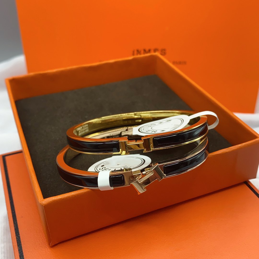 [⭐Veyra]CLASSIC HM CLIC BLACK 8MM ENAMEL BRACELET