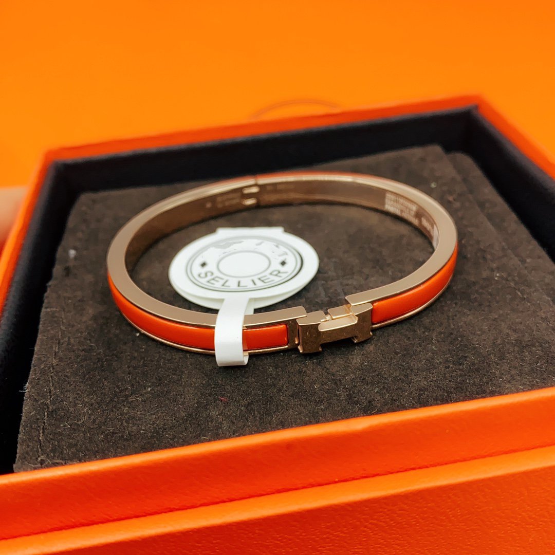 [⭐Veyra]CLASSIC HM CLIC RED 8MM ENAMEL BRACELET