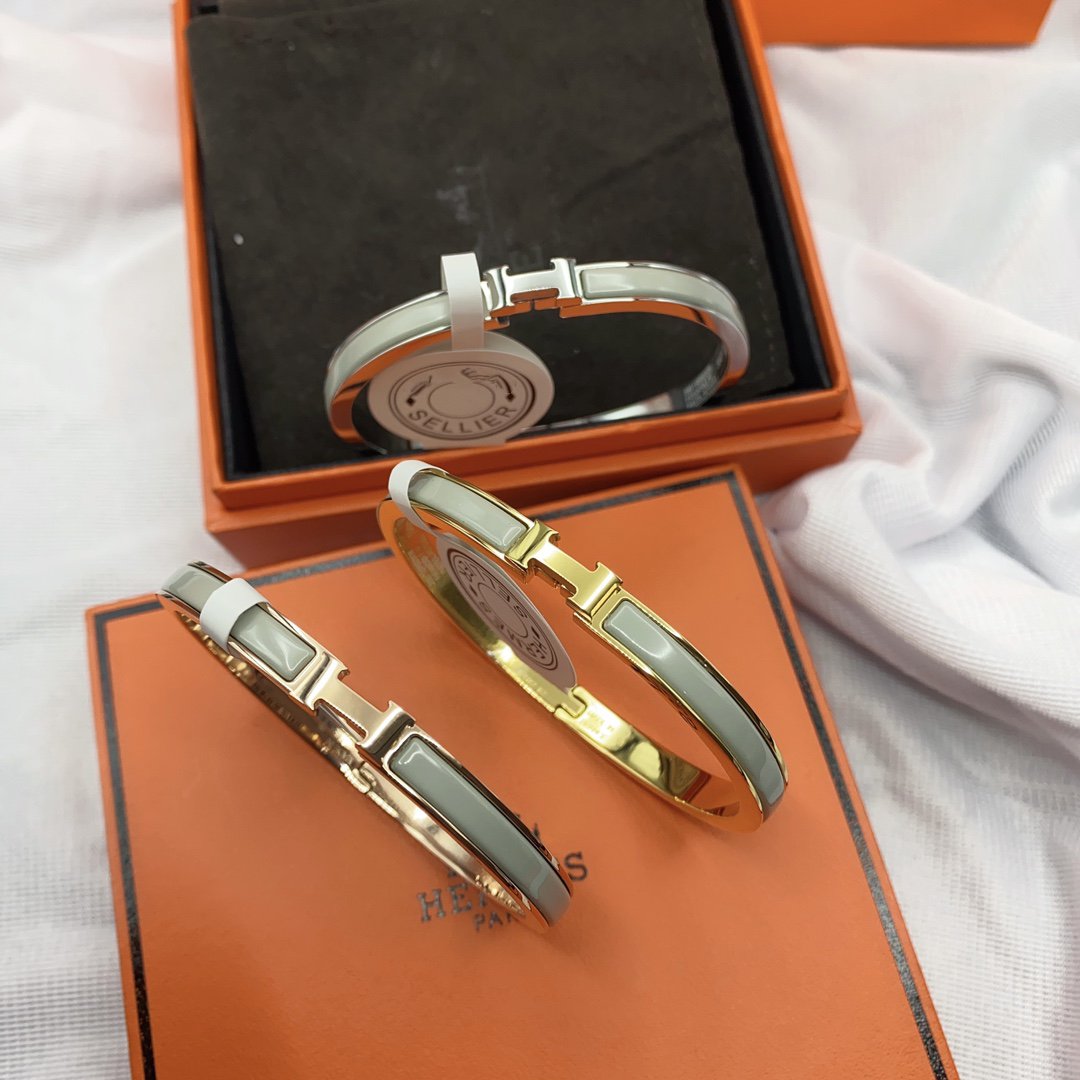 [⭐Veyra]CLASSIC HM CLIC GREEN 8MM ENAMEL BRACELET