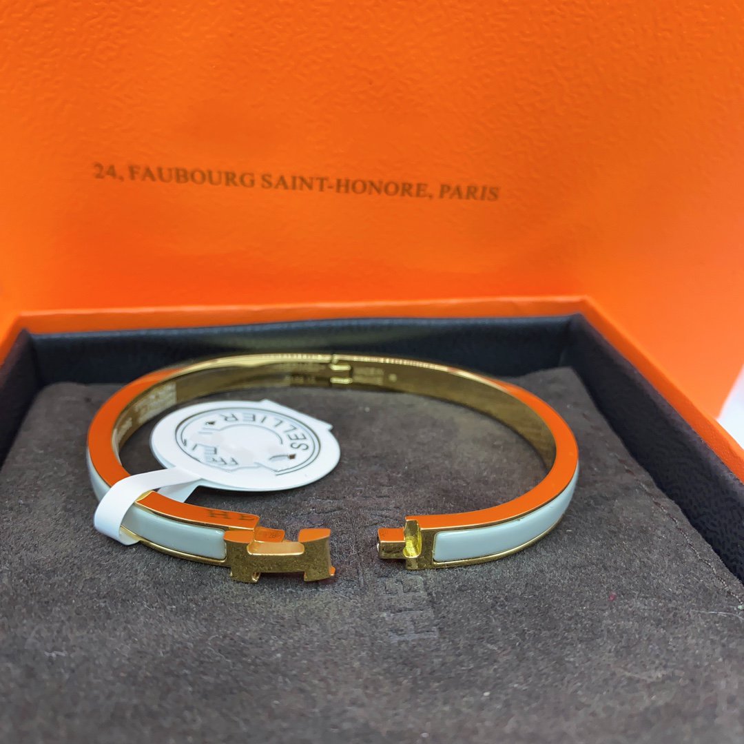 [⭐Veyra]CLASSIC HM CLIC GREEN 8MM ENAMEL BRACELET